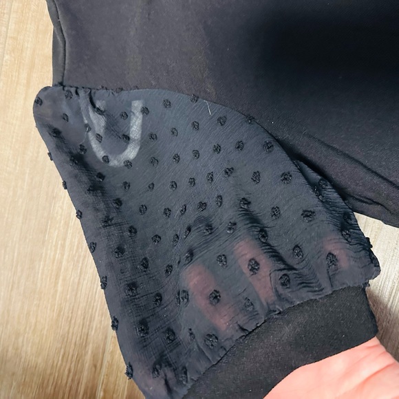 CeCe top from Bloomingdale’s TAGS ON - Picture 8 of 9